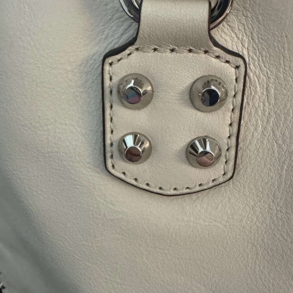 MICHAEL MICHAEL KORS Astor Large Studded Leather Tote Bag - Picture 6 of 13